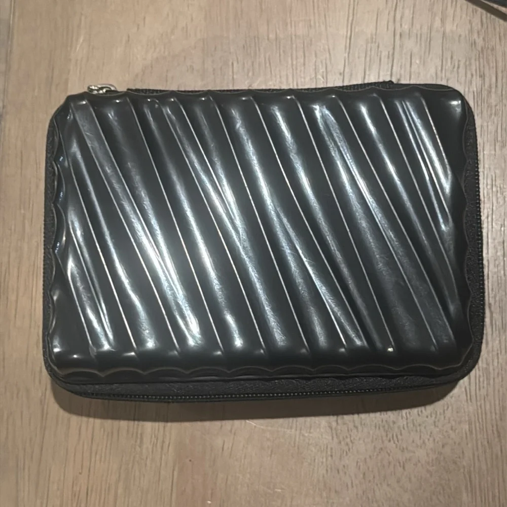 Authentic Tumi designer Men's Black Toiletry zipper semi hard case Bag